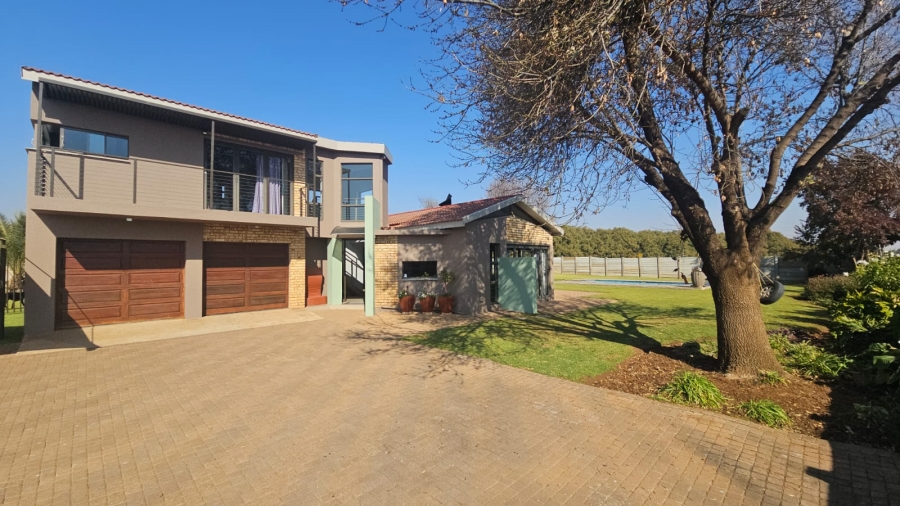 4 Bedroom Property for Sale in Bainsvlei Free State